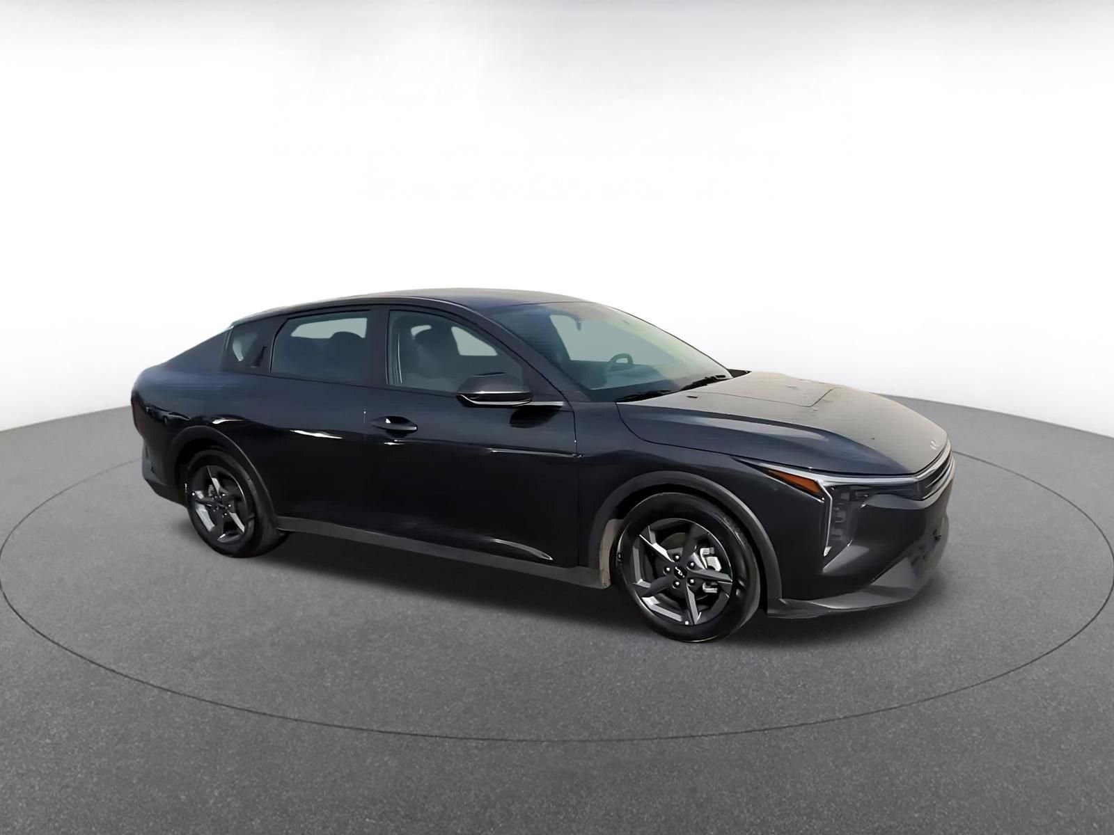 Used 2025 Kia K4 FWD image 2