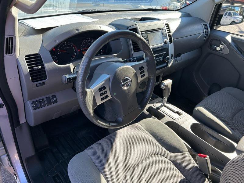 Used 2016 Nissan Frontier SV RWD image 9