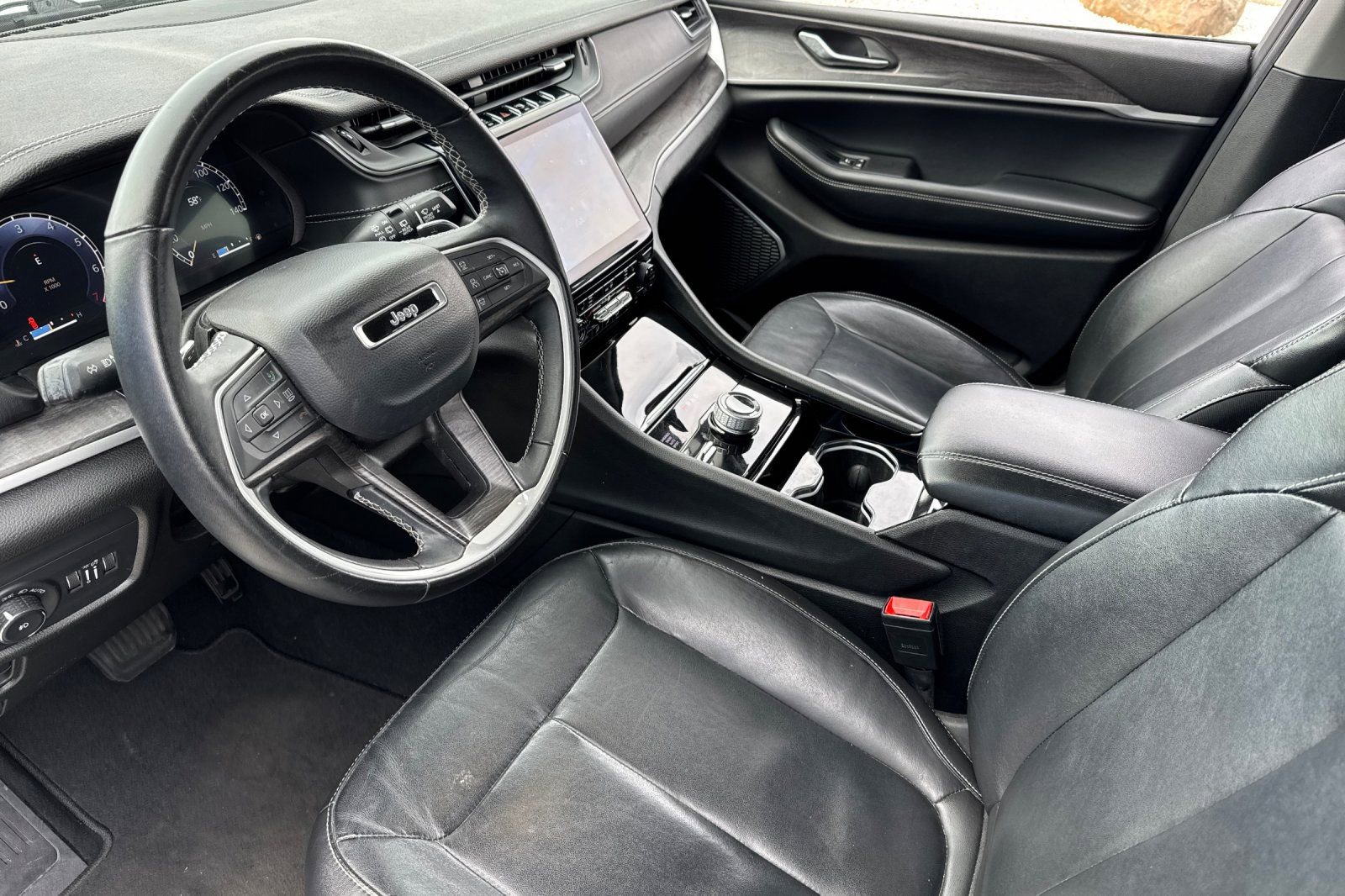 Used 2022 Jeep Grand Cherokee Limited image 11