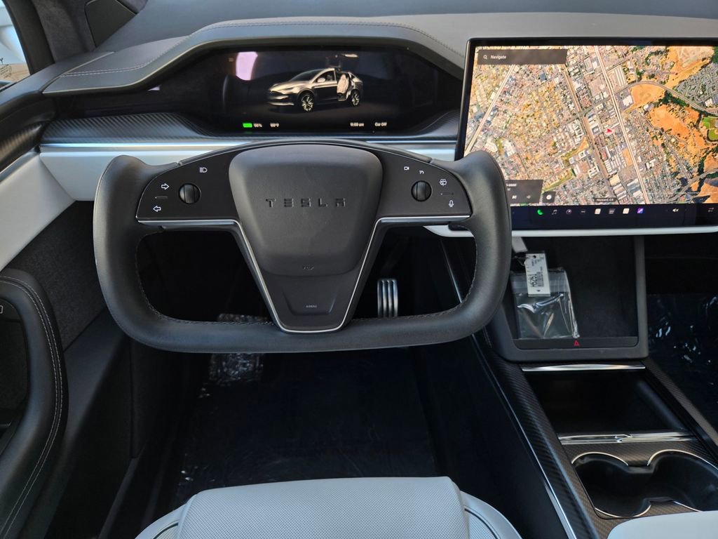 Used 2022 Tesla Model X Plaid image 16