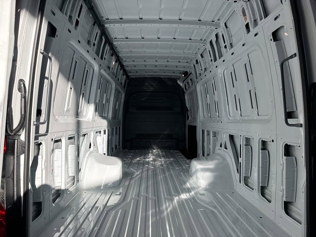 New 2025 Mercedes-Benz Sprinter 3500 image 18