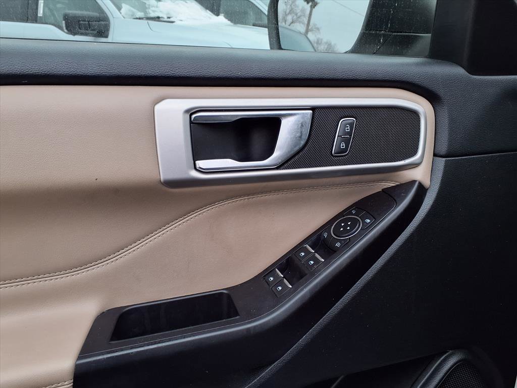 Used 2020 Ford Explorer XLT w/ Equipment Group 202A image 13