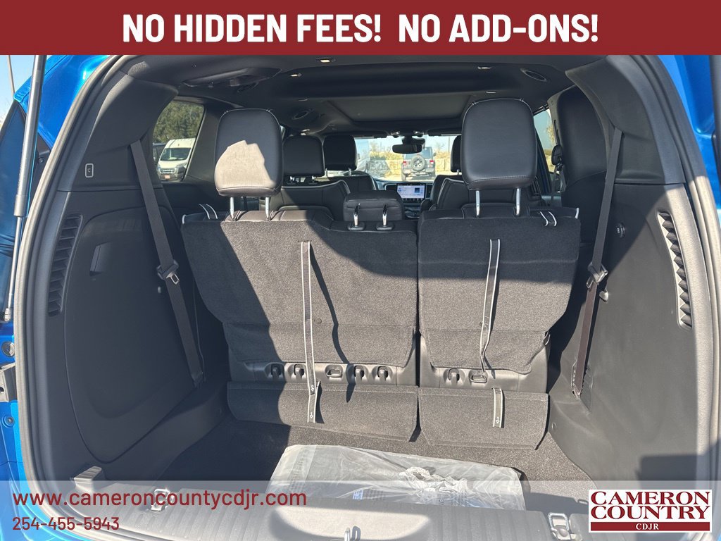 New 2026 Chrysler Pacifica Limited w/ S Appearance Package FWD image 13