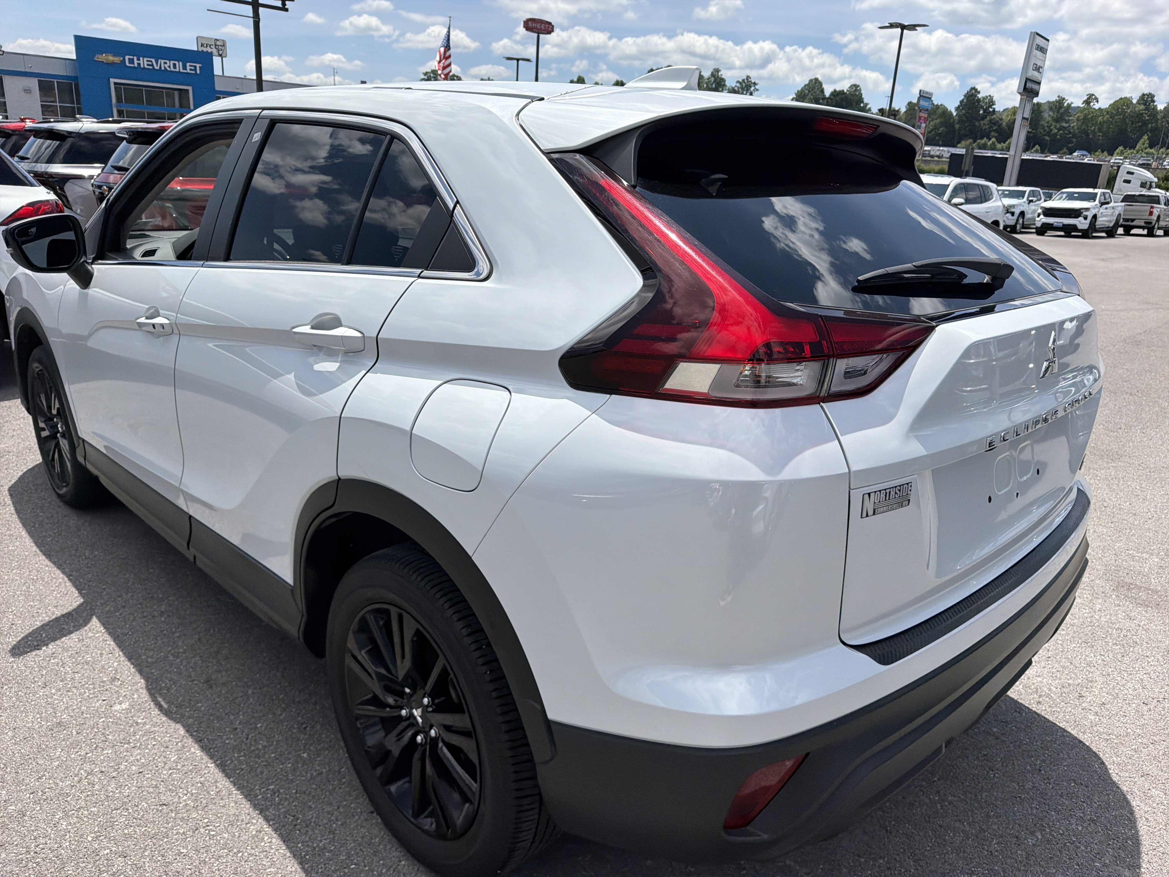 Used 2024 Mitsubishi Eclipse Cross LE AWD/4WD image 8