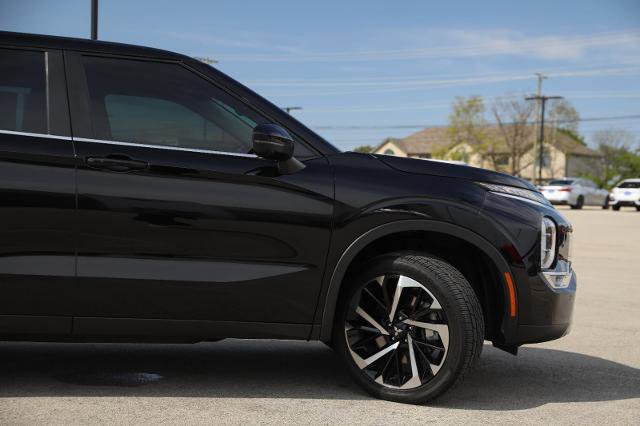 Used 2023 Mitsubishi Outlander SE AWD/4WD image 5