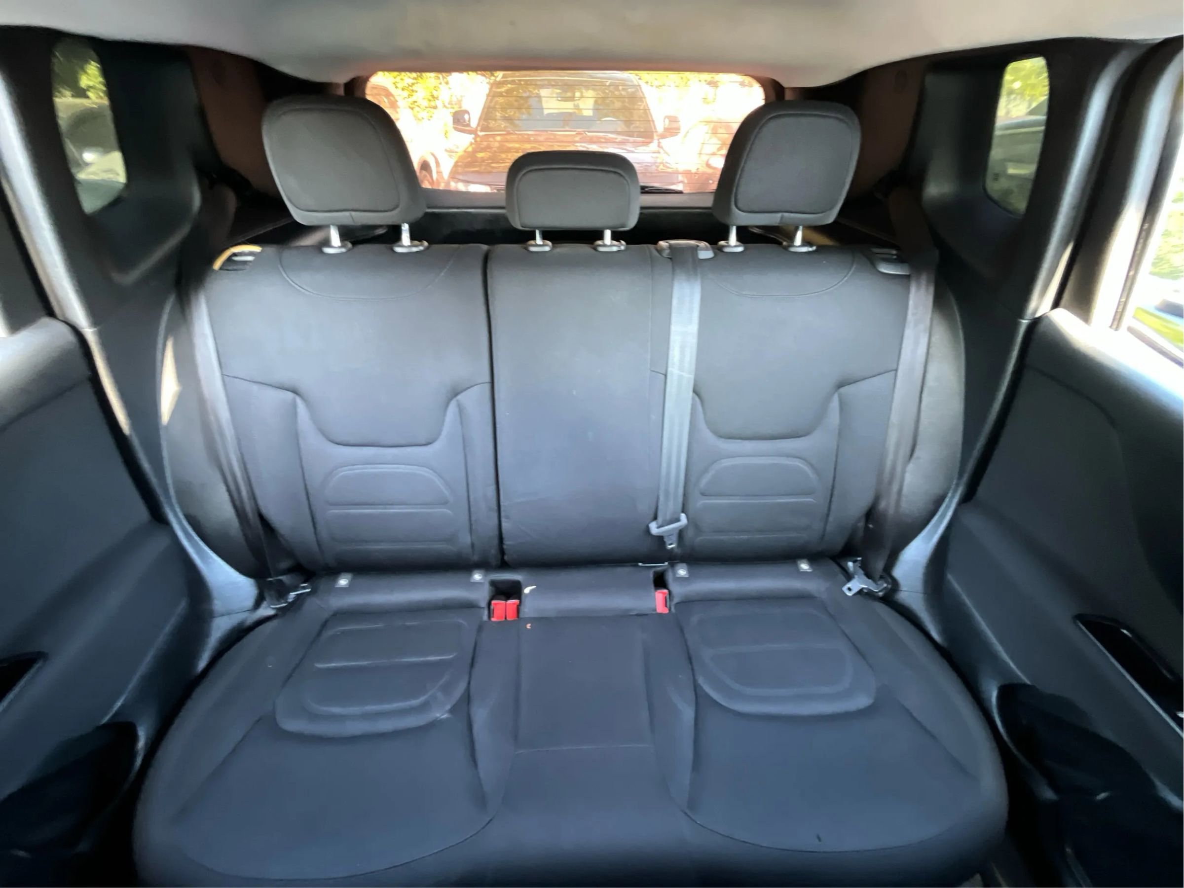 Used 2020 Jeep Renegade Latitude FWD image 18