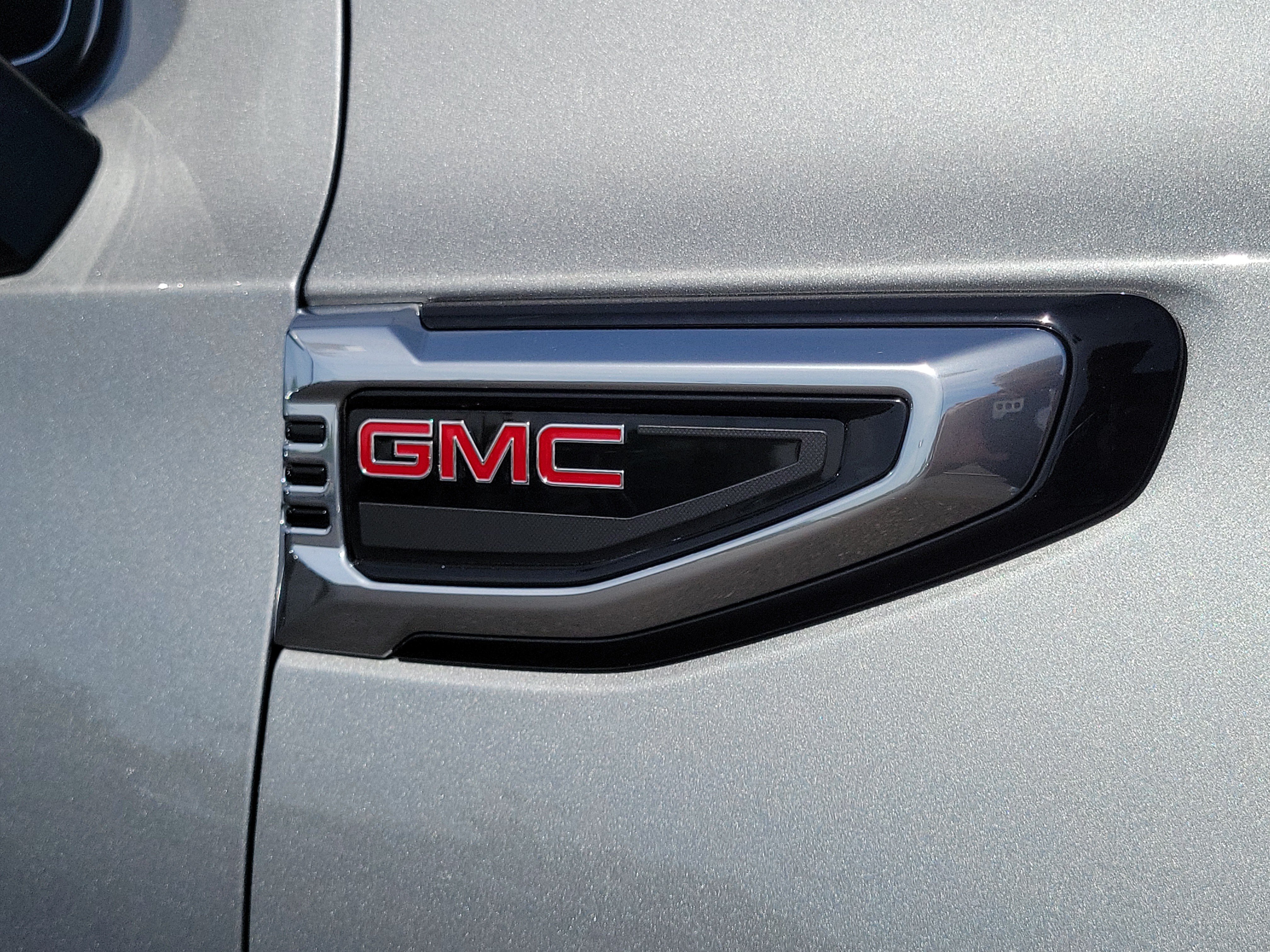 Used 2025 GMC Yukon Denali AWD/4WD image 6