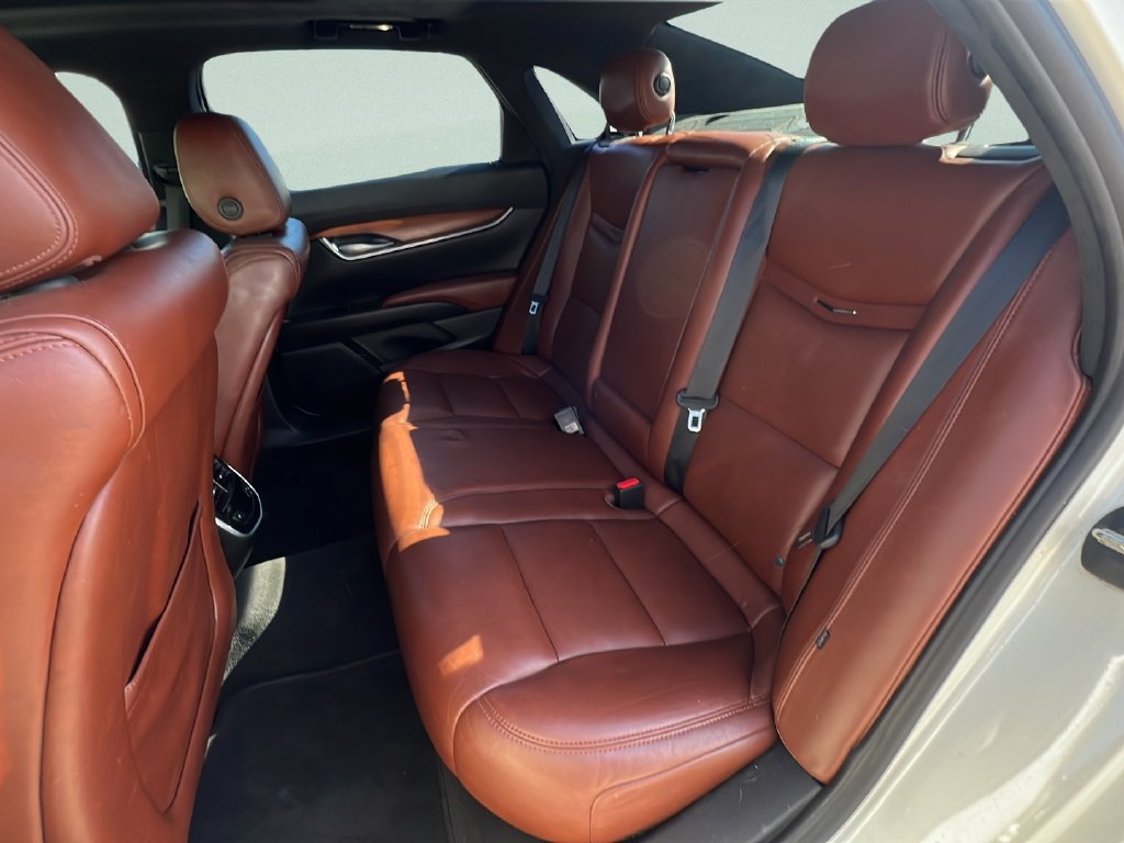 Used 2015 Cadillac XTS Luxury FWD image 10