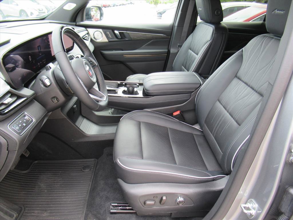 Used 2025 Buick Enclave Avenir w/ Super Cruise Package AWD/4WD image 17