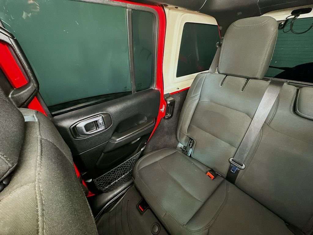 Used 2019 Jeep Wrangler Unlimited Sahara image 12