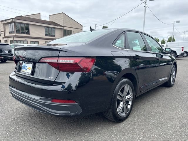 Used 2024 Volkswagen Jetta SE FWD image 5