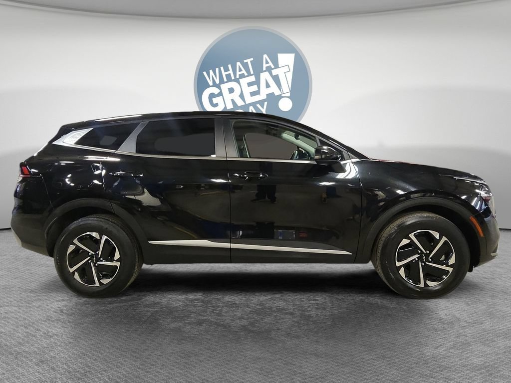 Used 2023 Kia Sportage LX AWD/4WD image 2