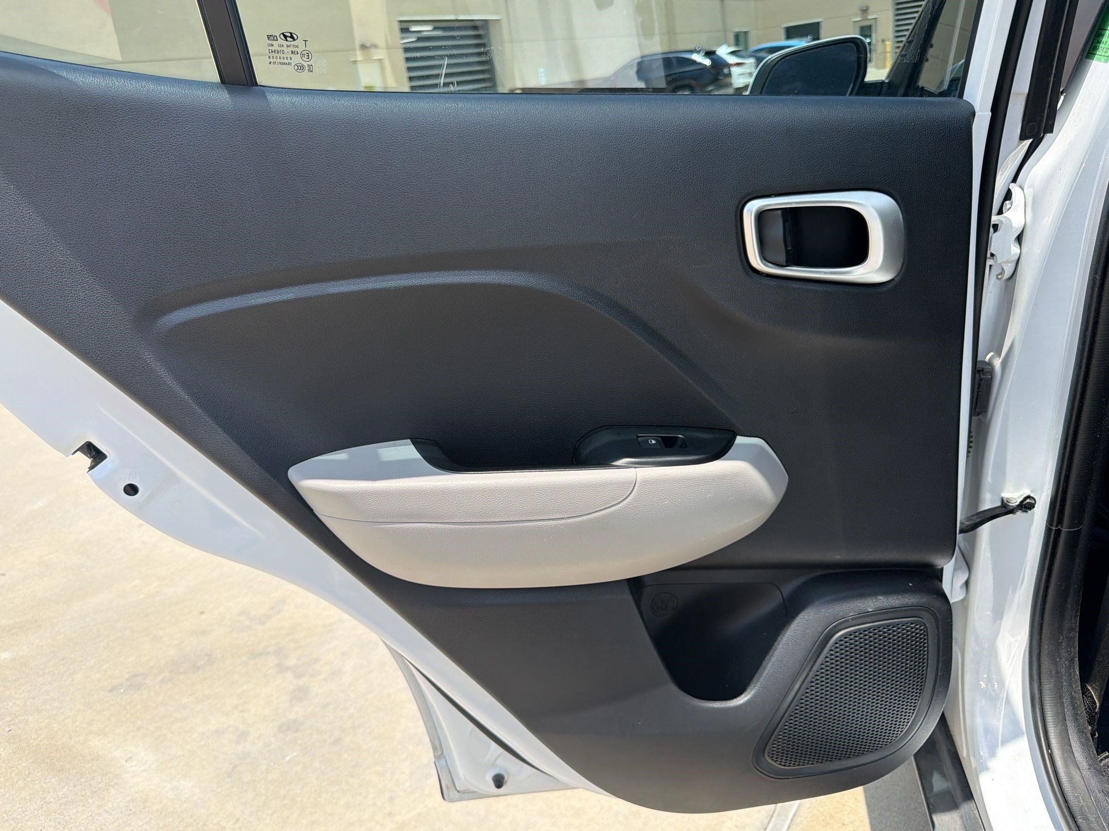 Used 2021 Hyundai Venue SEL w/ Premium Package FWD image 27