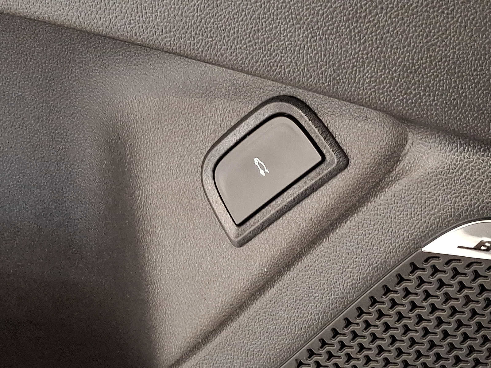 Used 2025 Chevrolet Blazer EV RS image 25