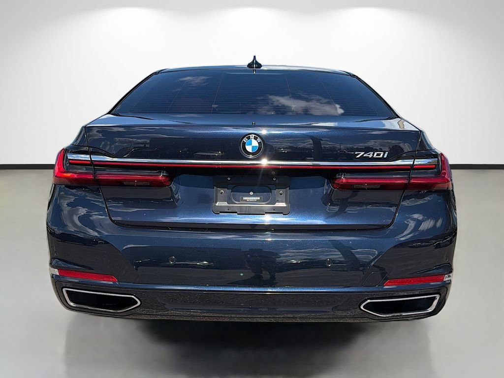 Used 2020 BMW 740i w/ Premium Package image 4