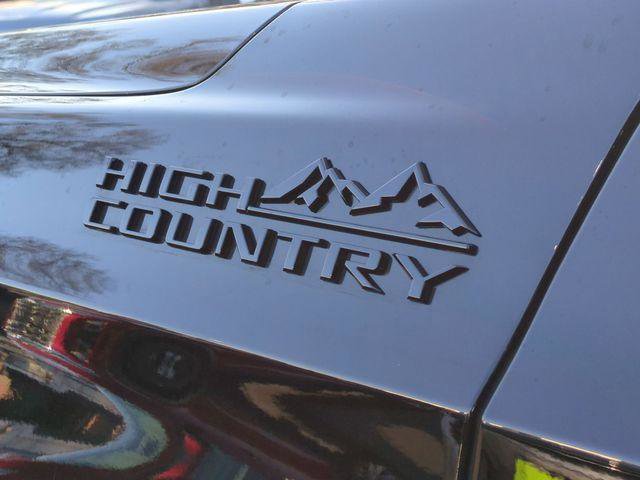 New 2026 Chevrolet Suburban High Country image 37