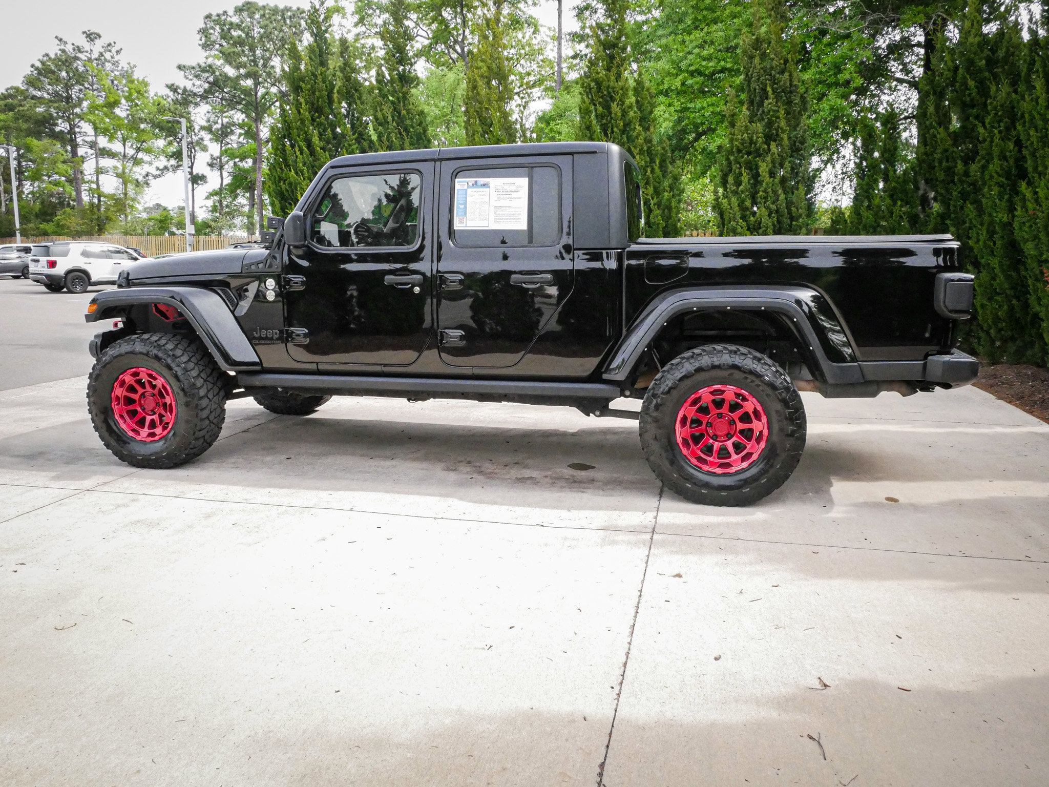 Used 2021 Jeep Gladiator Sport image 7