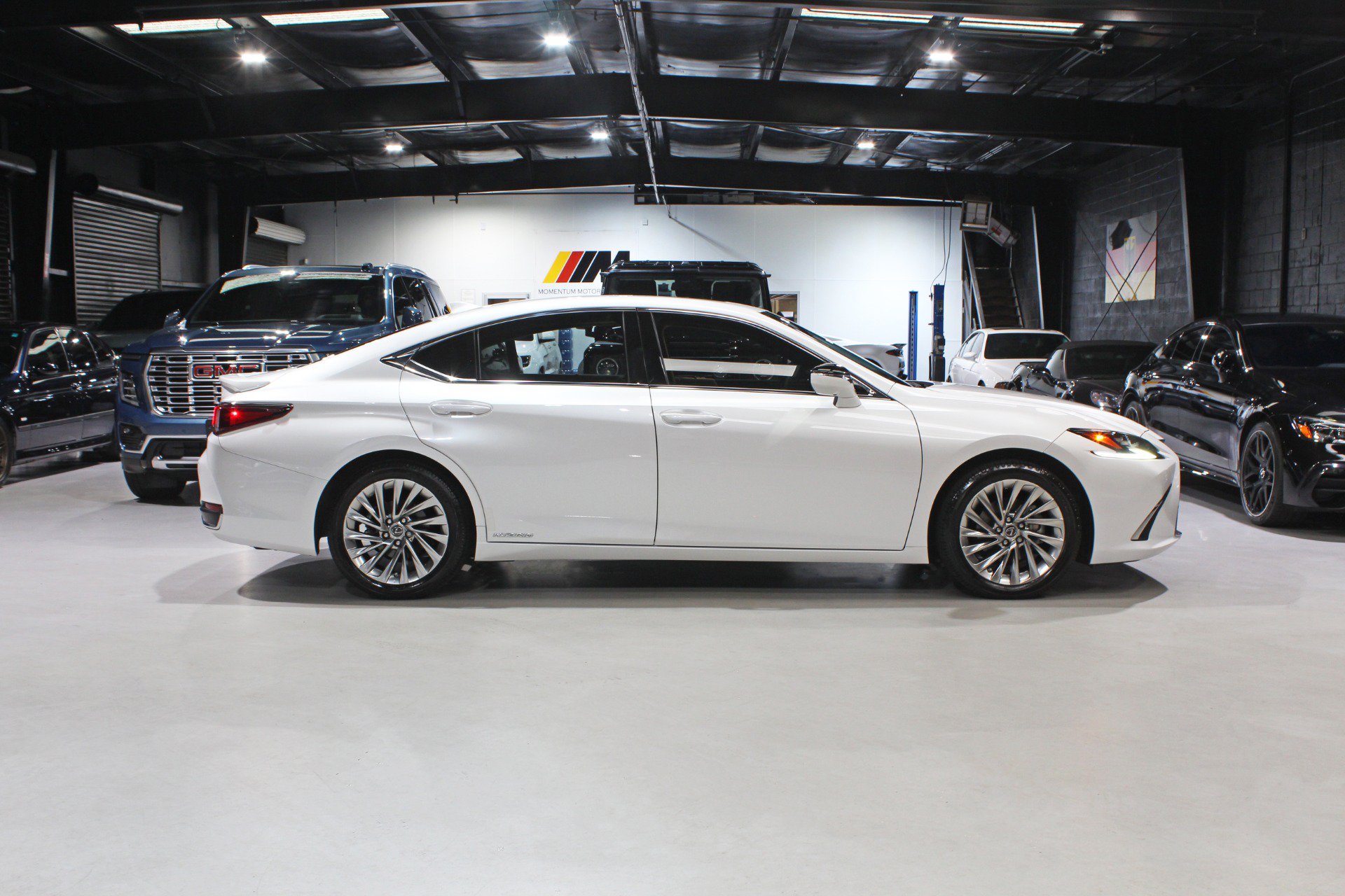 Used 2022 Lexus ES 300h Ultra Luxury w/ Accessory Package 2 FWD image 76