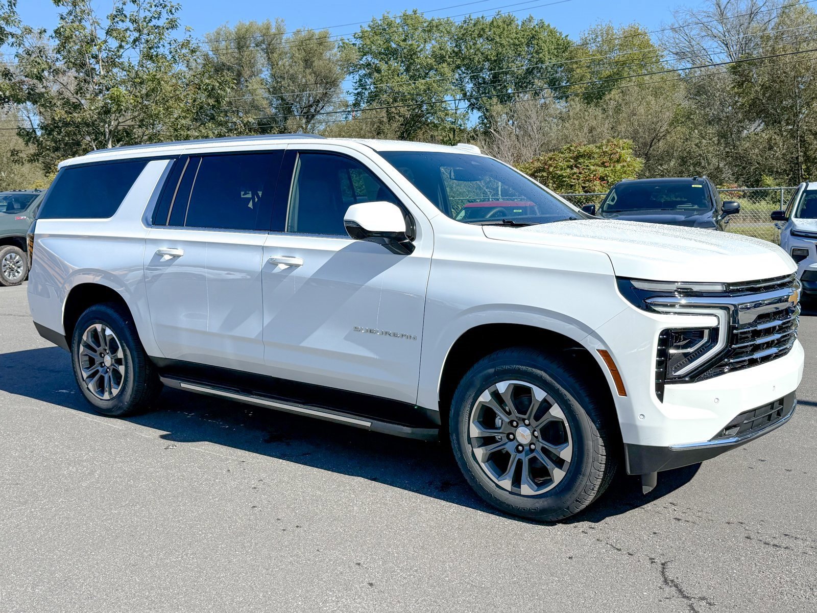 New 2026 Chevrolet Suburban LT image 1