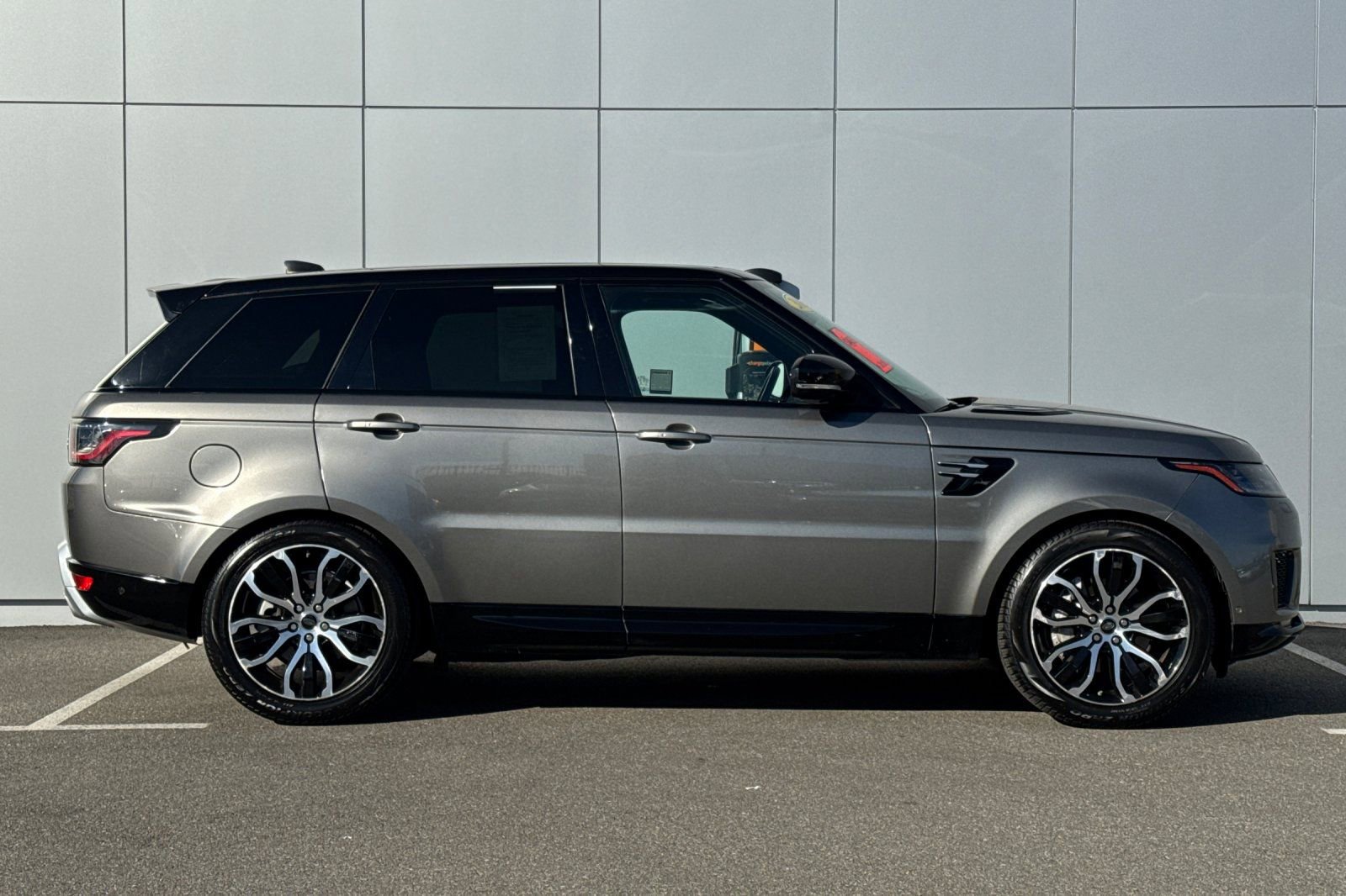 Used 2019 Land Rover Range Rover Sport HSE image 6