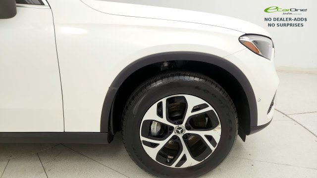 Used 2025 Mercedes-Benz GLC 350e 4MATIC image 21