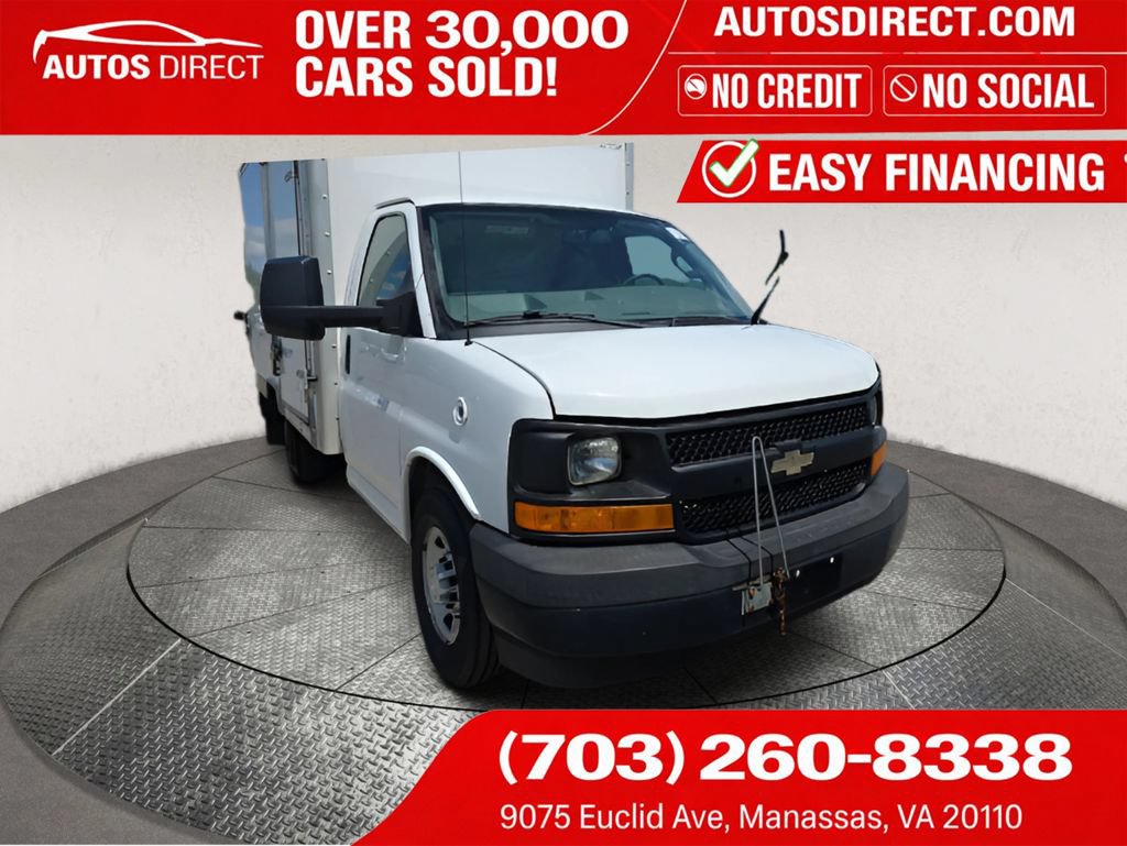 Used 2017 Chevrolet Express 3500 RWD image 1