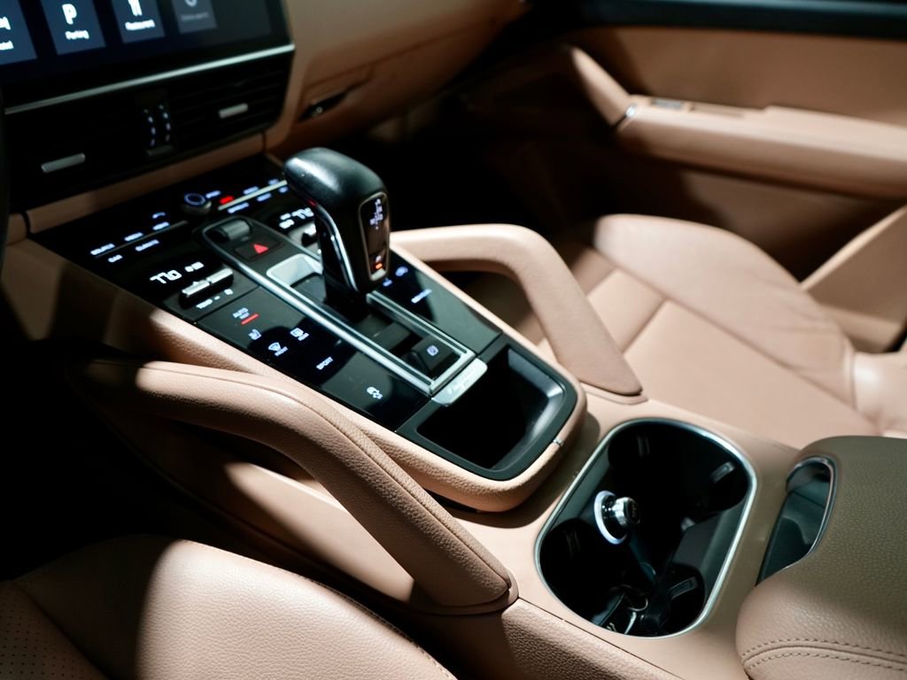 Used 2021 Porsche Cayenne image 21