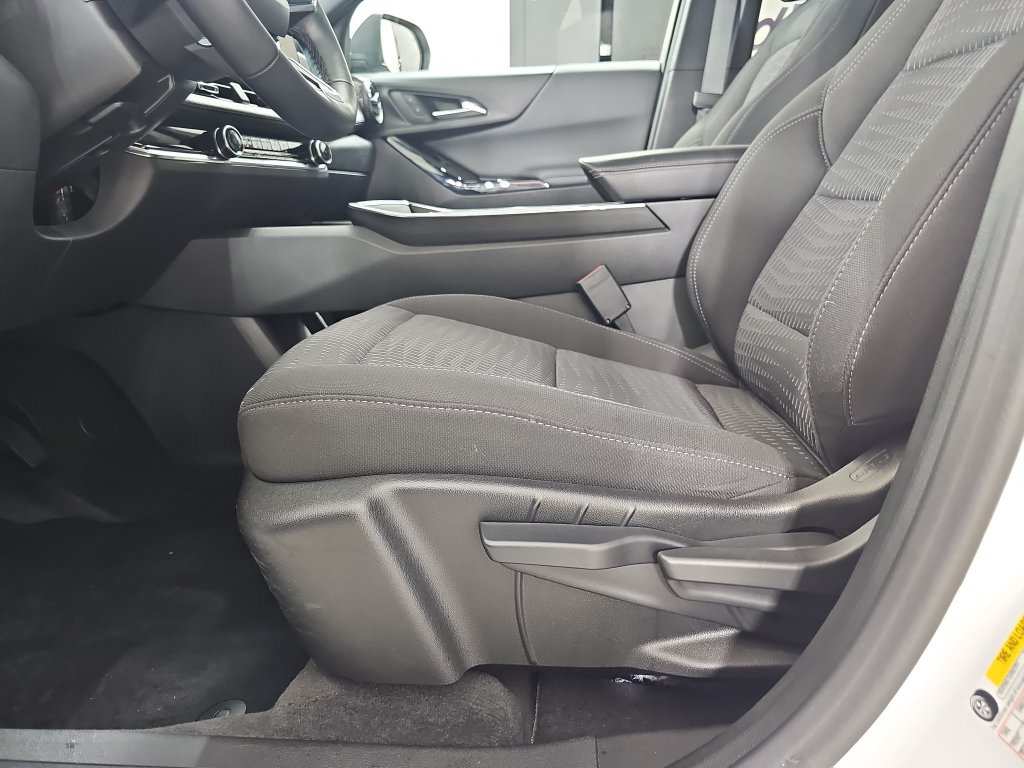 Certified 2025 Chevrolet Equinox LT w/ Safety and Technology Package AWD/4WD image 34