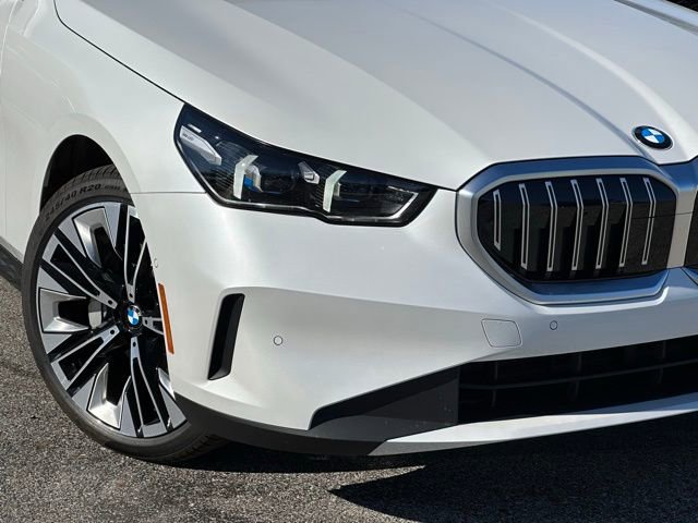 New 2026 BMW 530i xDrive w/ Premium Package image 10