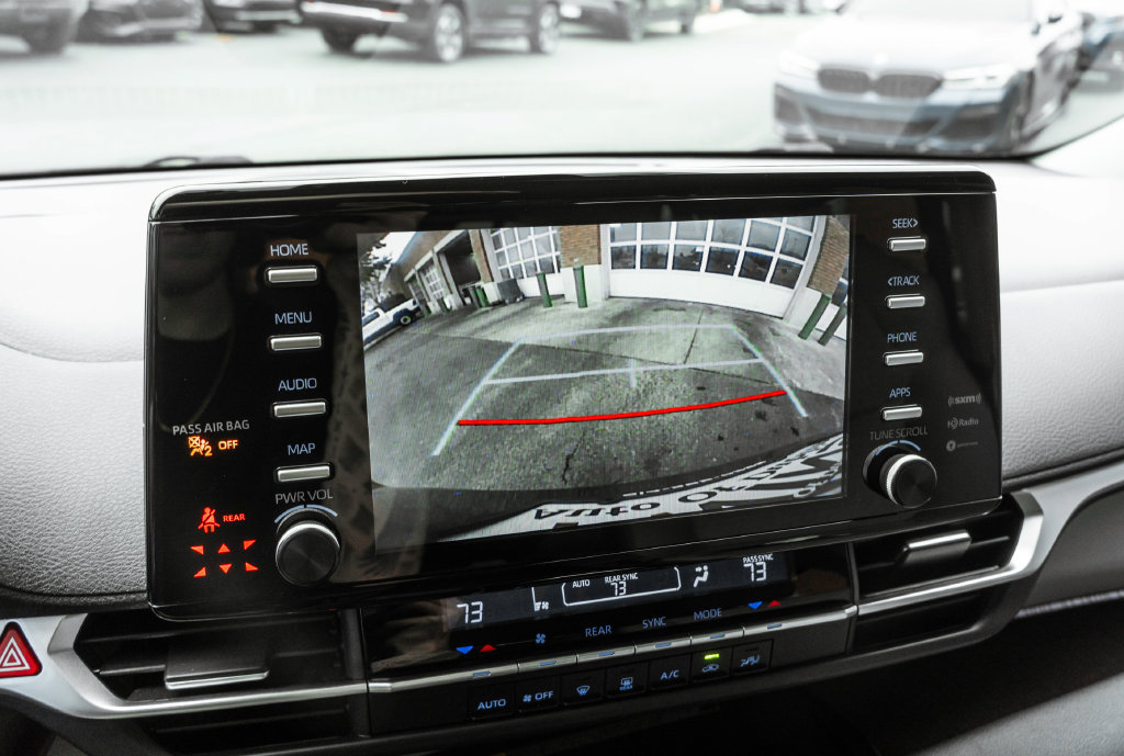 Used 2022 Toyota Sienna LE w/ LE Plus Package AWD/4WD image 18