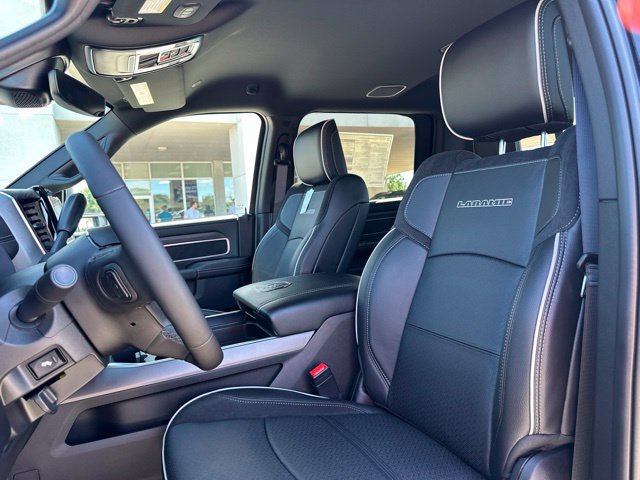 New 2026 RAM 3500 Laramie AWD/4WD image 10