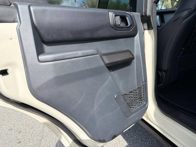 Used 2025 Ford Bronco Badlands w/ Sasquatch Package image 12