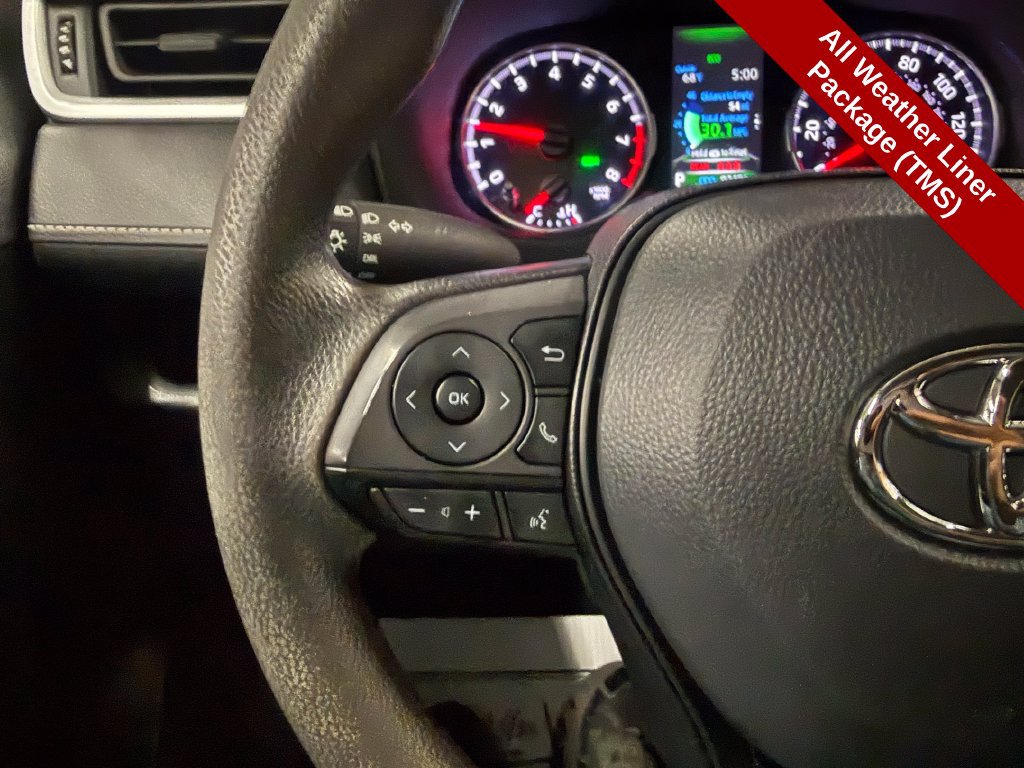 Used 2022 Toyota RAV4 LE AWD/4WD image 18