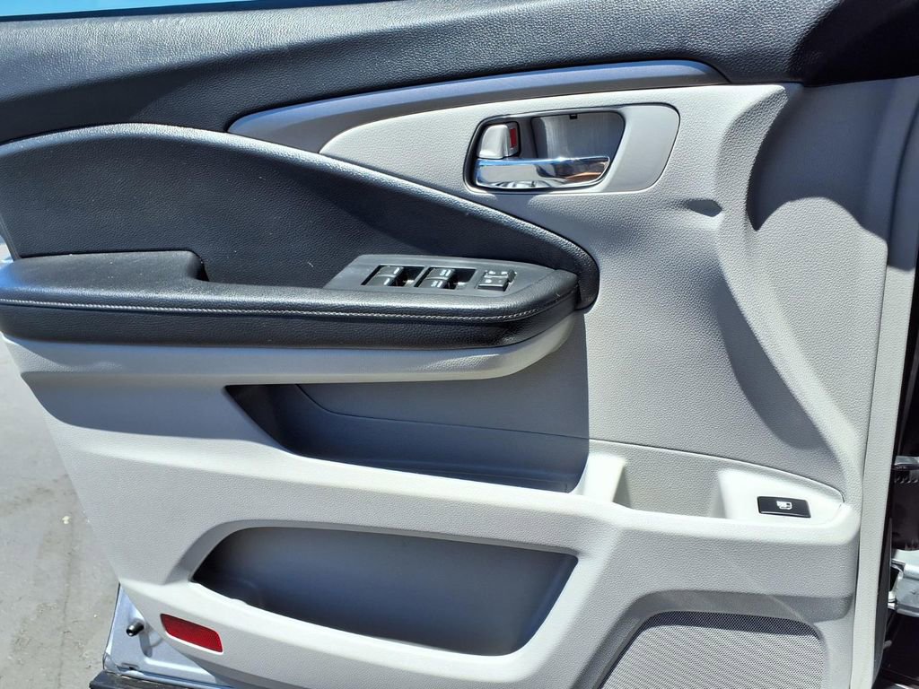 Used 2021 Honda Pilot EX image 26