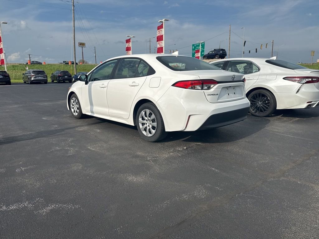 Used 2024 Toyota Corolla LE image 6