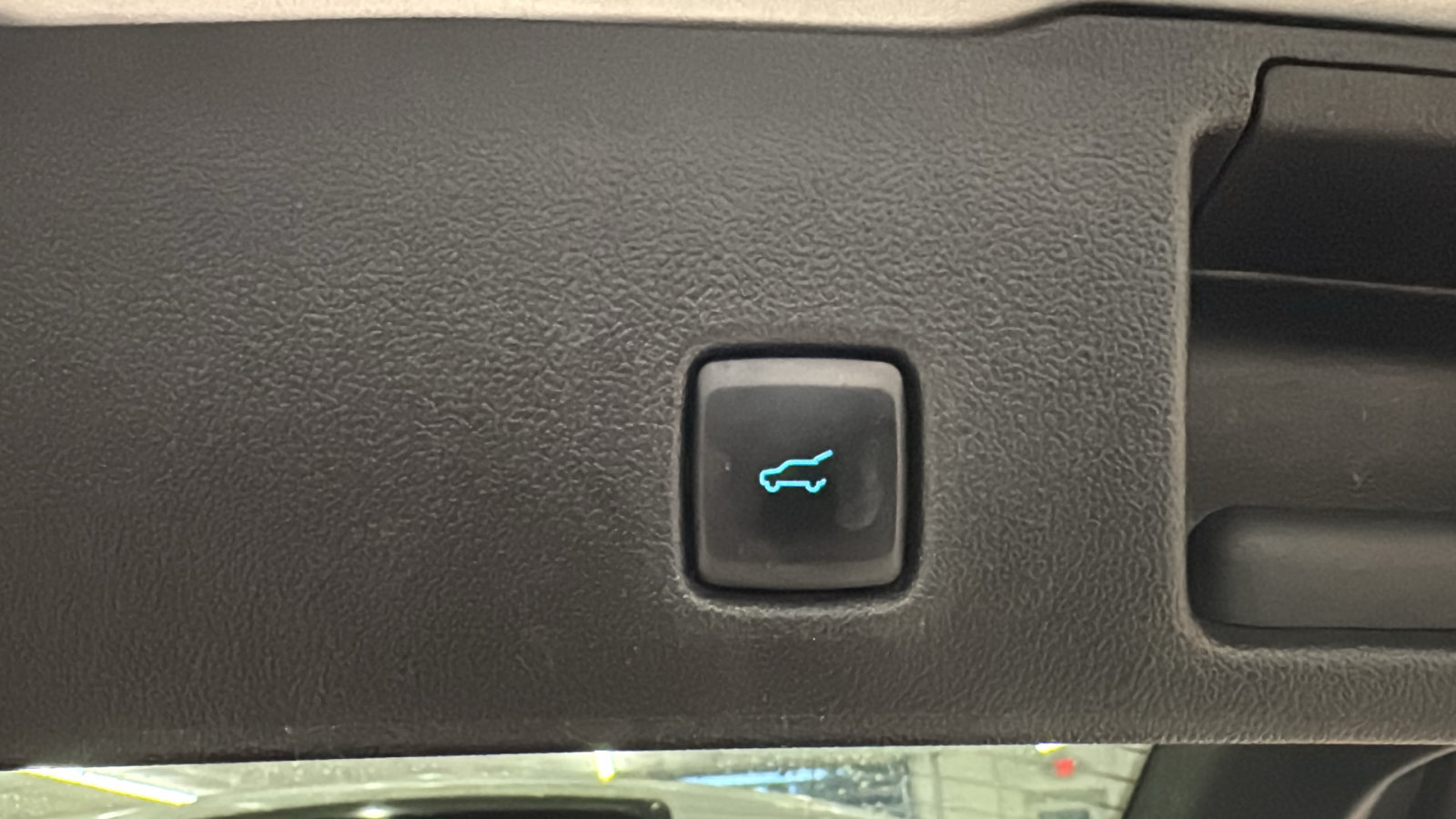 Used 2020 Ford Escape Titanium AWD/4WD image 31