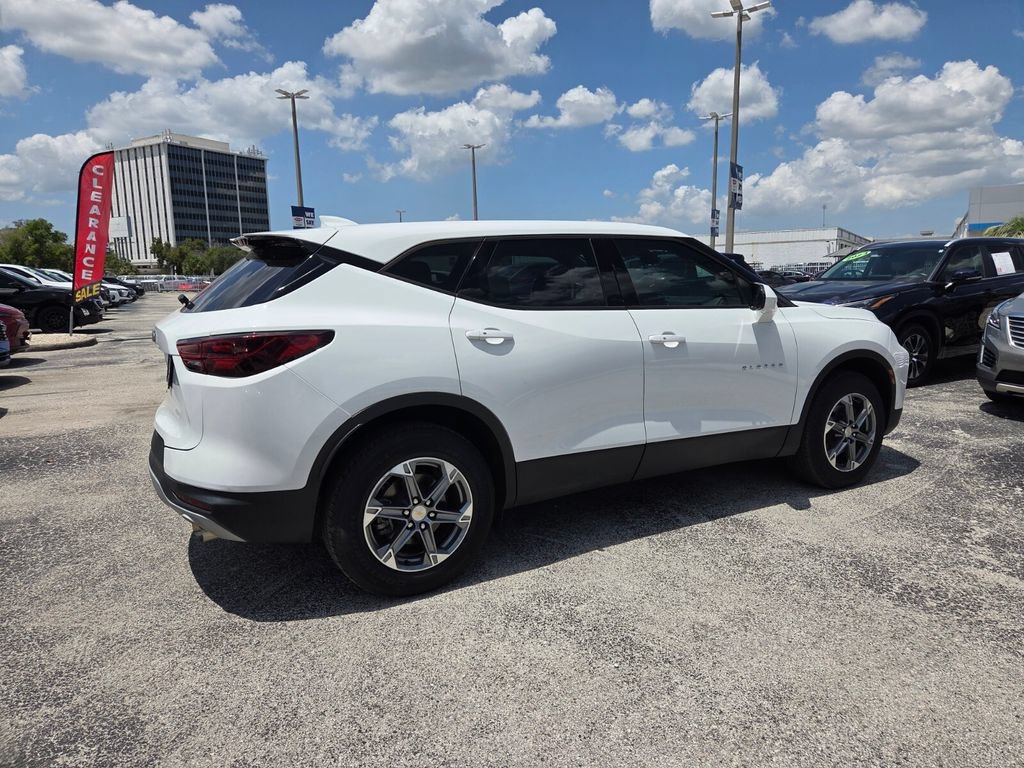 Used 2023 Chevrolet Blazer LT FWD image 13