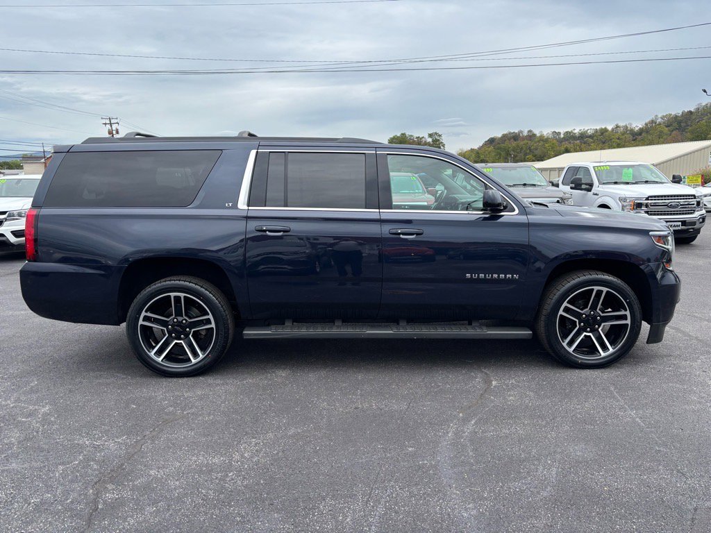 Used 2018 Chevrolet Suburban LT w/ Luxury Package image 8