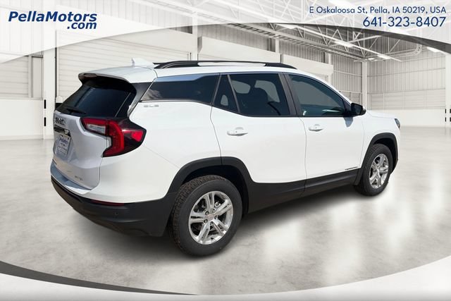 Used 2023 GMC Terrain SLE w/ Driver Convenience Package AWD/4WD image 3