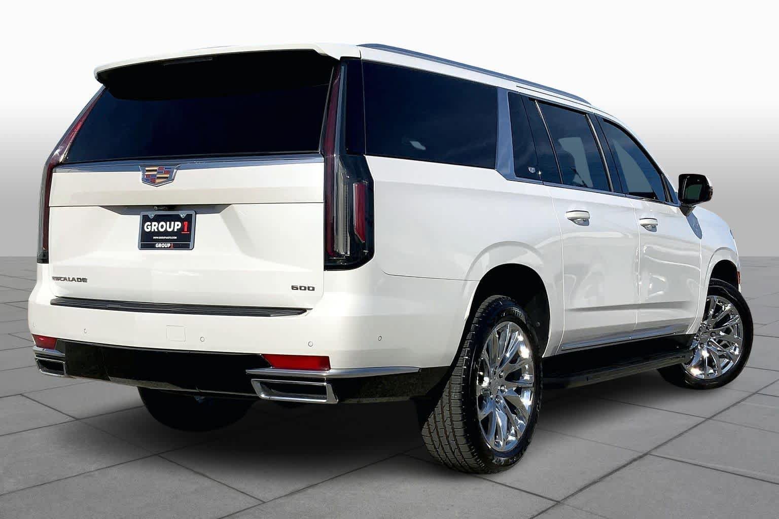Used 2021 Cadillac Escalade ESV Premium Luxury w/ LPO, Illumination Package RWD image 13