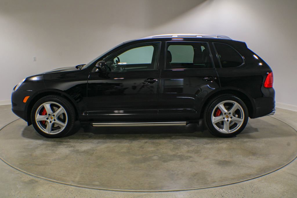 Used 2006 Porsche Cayenne Turbo AWD/4WD image 2