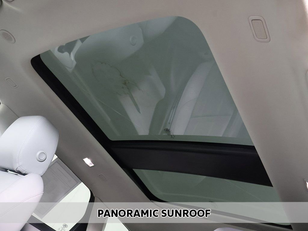 Used 2022 Land Rover Range Rover Evoque SE image 4