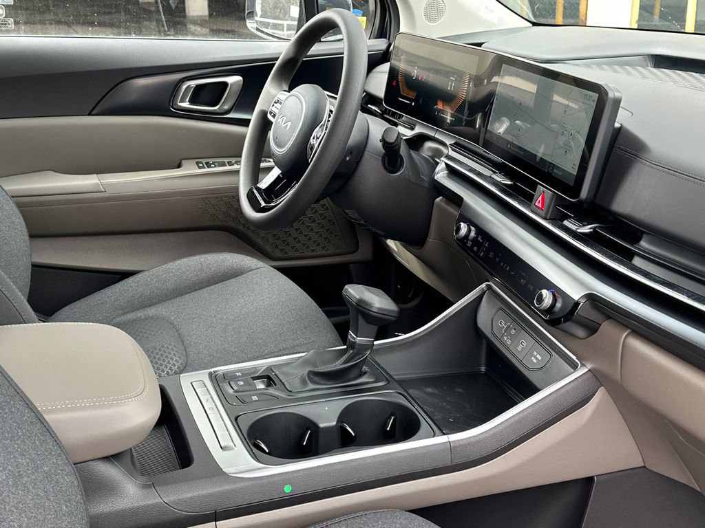 New 2026 Kia Carnival LX FWD image 12