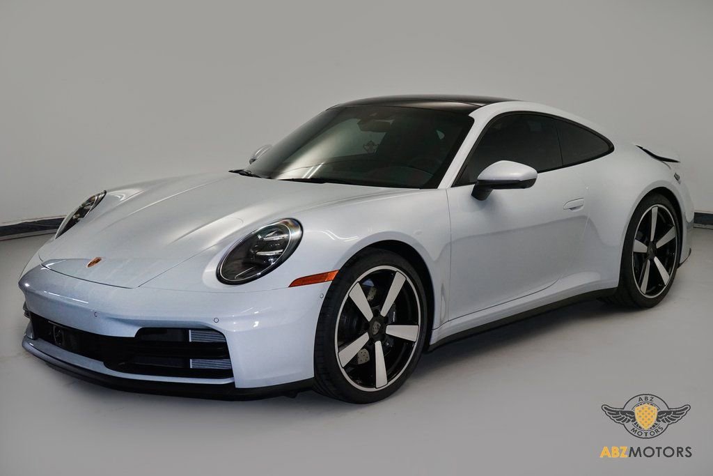 Used 2025 Porsche 911 Carrera image 3
