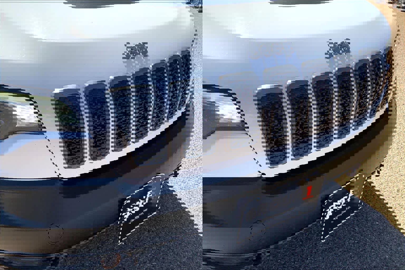 Used 2020 Jeep Cherokee Trailhawk AWD/4WD image 37