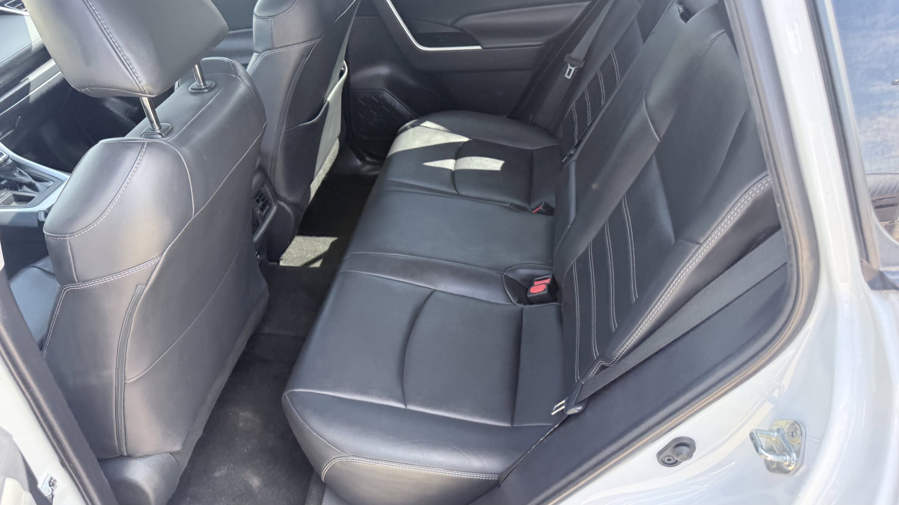 Used 2019 Toyota RAV4 XLE Premium image 15