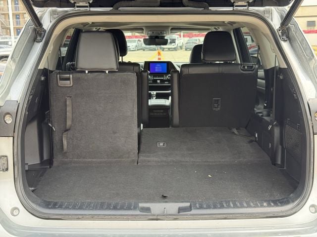 Used 2023 Toyota Highlander XLE FWD image 35