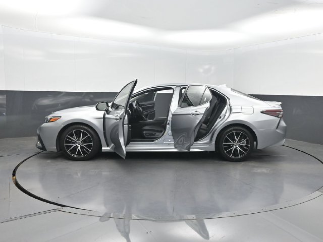 Used 2022 Toyota Camry SE FWD image 39