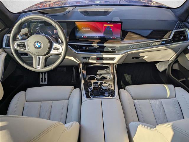 Used 2025 BMW X7 M60i w/ Executive Package image 22