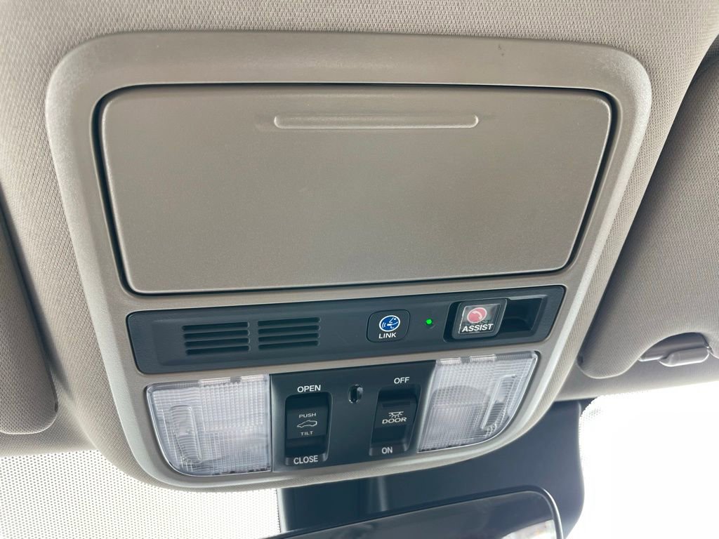 Used 2019 Honda Pilot Touring image 18